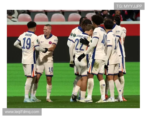 切尔西引援投入居高不下,但建队思路混乱问题已逐步反映在战绩与稳定性上 切尔西引援投入居高不下,但建队思路混乱问题已逐步反映在战绩与稳定性上