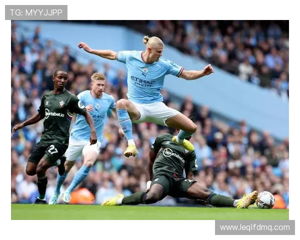 曼城高位压迫反成防线软肋,防守漏洞频现影响争冠形势 曼城高位压迫反成防线软肋,防守漏洞频现影响争冠形势