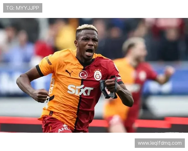 奥斯梅恩 vs 莱万:终结效率与战术角色差异 奥斯梅恩 vs 莱万:终结效率与战术角色差异