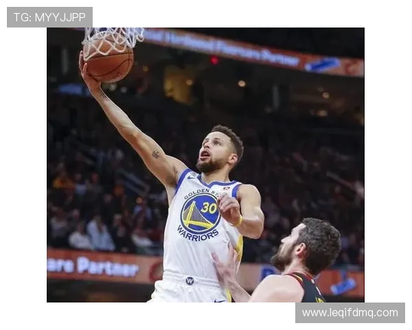 库里三分挡拆效率提升显著 拉开勇士进攻空间差异明显